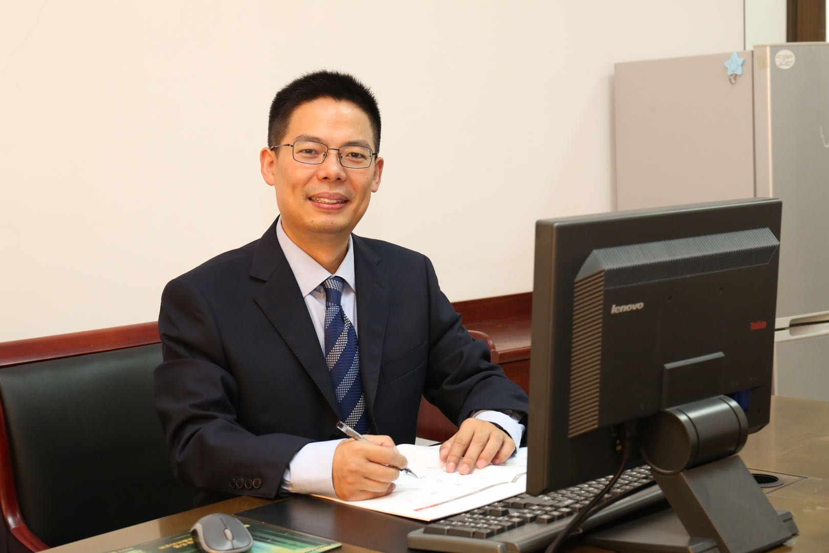 党委副书记副院长谢波